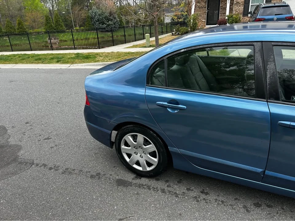 2011 Honda Civic 8th Gen - Image 3 of 18