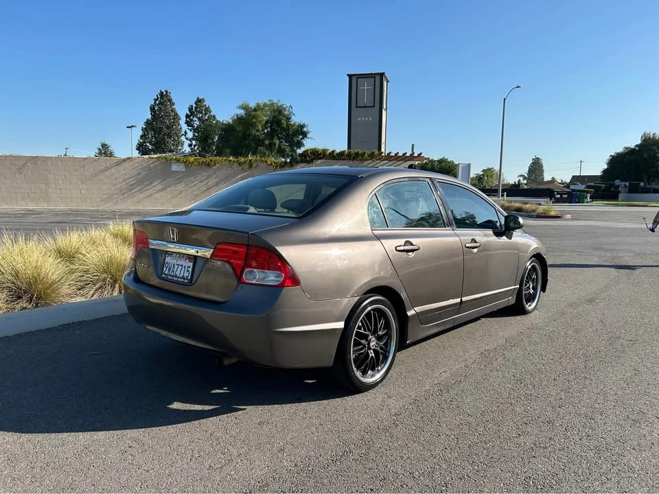 2011 Honda Civic 8th Gen - Image 5 of 13