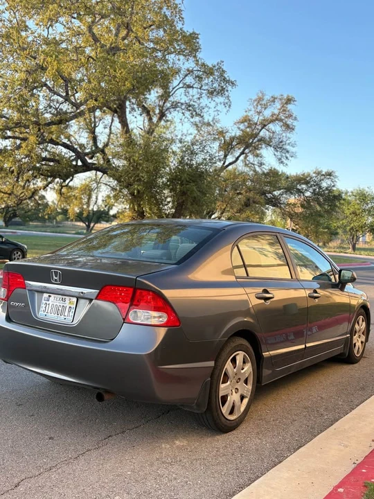 2011 Honda Civic 8th Gen - Image 4 of 19
