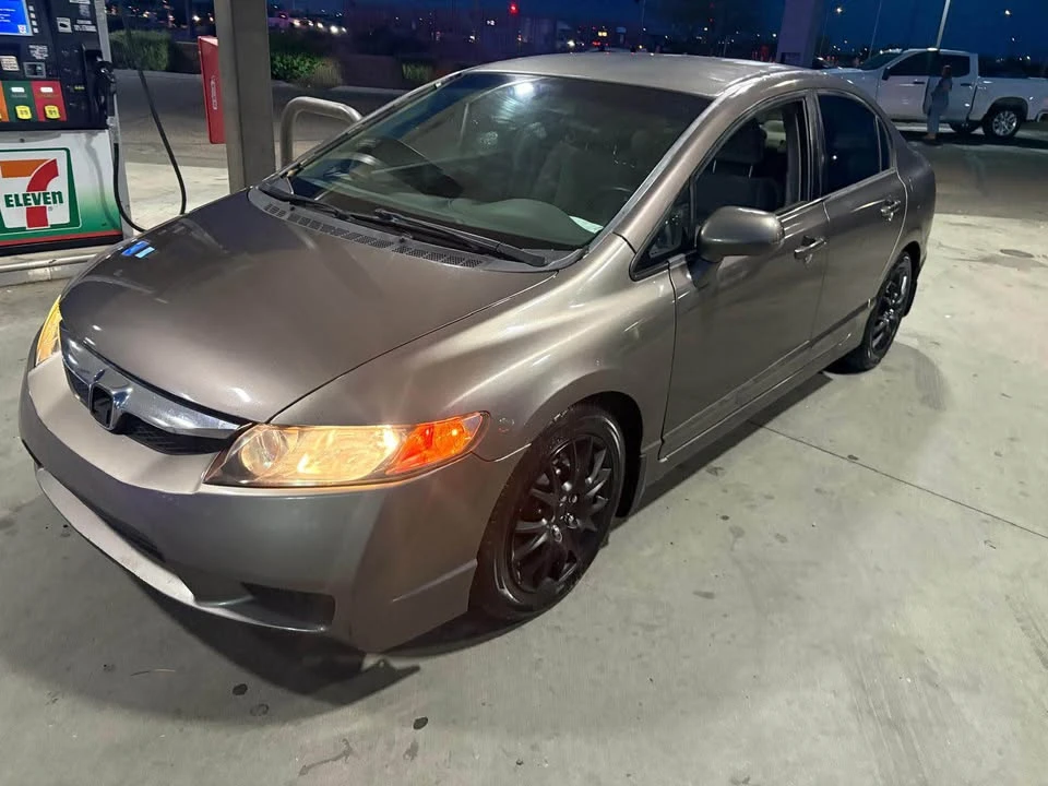 2011 Honda Civic 8th Gen - Image 2 of 16