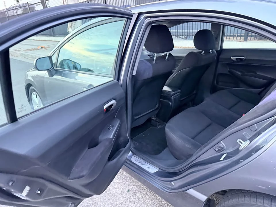 2011 Honda Civic 8th Gen - Image 11 of 17