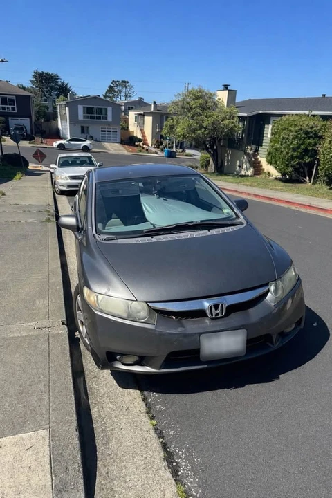 2011 Honda Civic 8th Gen - Image 3 of 7