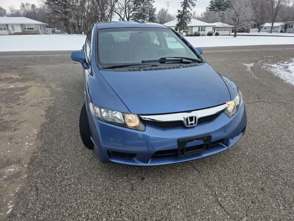 2011 Honda Civic 8th Gen - Image 2 of 16