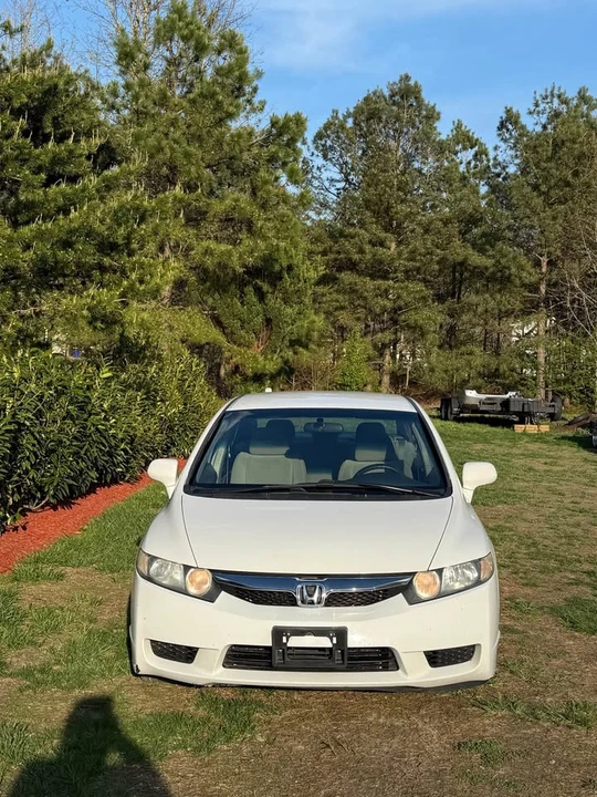 2011 Honda Civic 8th Gen - Image 3 of 8