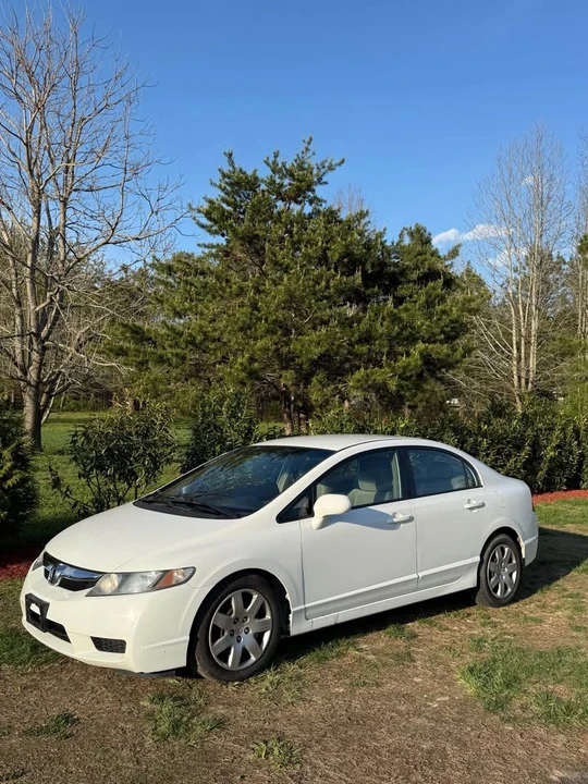 2011 Honda Civic 8th Gen - Image 5 of 8