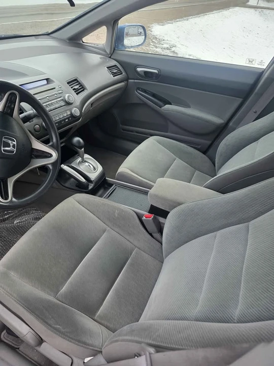 2011 Honda Civic 8th Gen - Image 8 of 16
