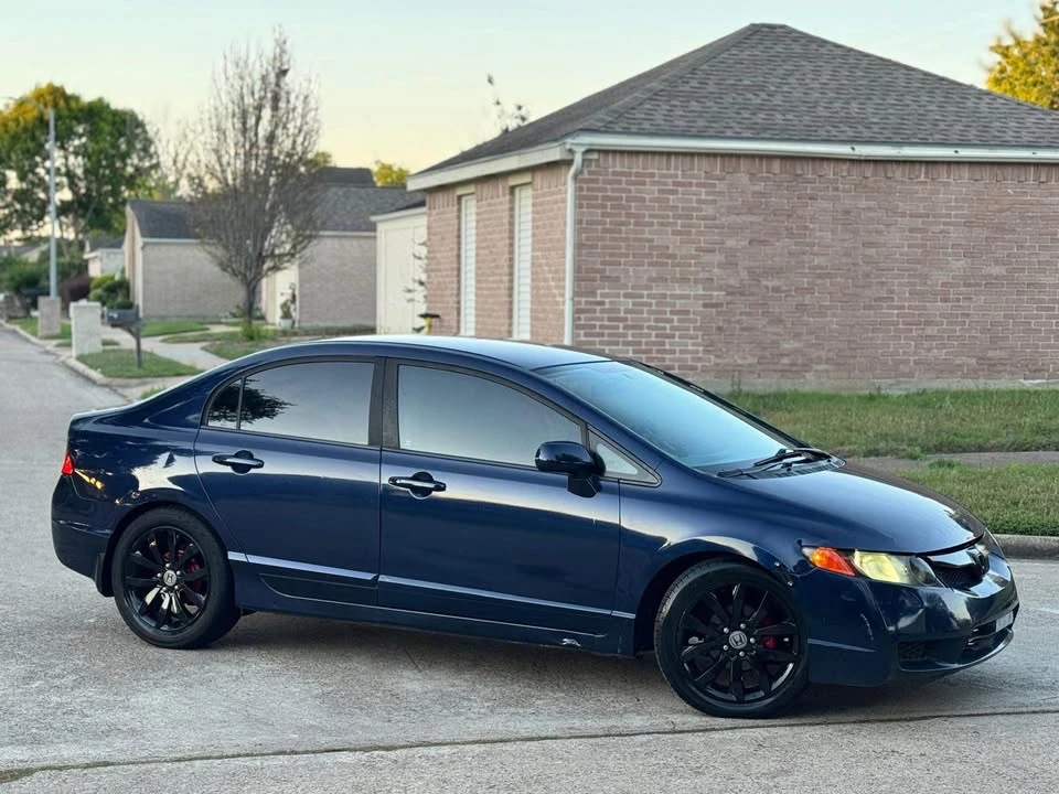 2011 Honda Civic 8th Gen - Image 2 of 12