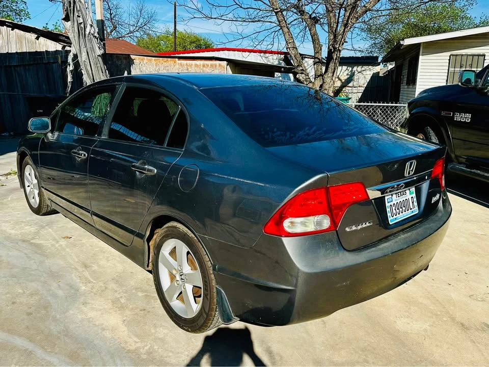 2011 Honda Civic 8th Gen - Image 5 of 10