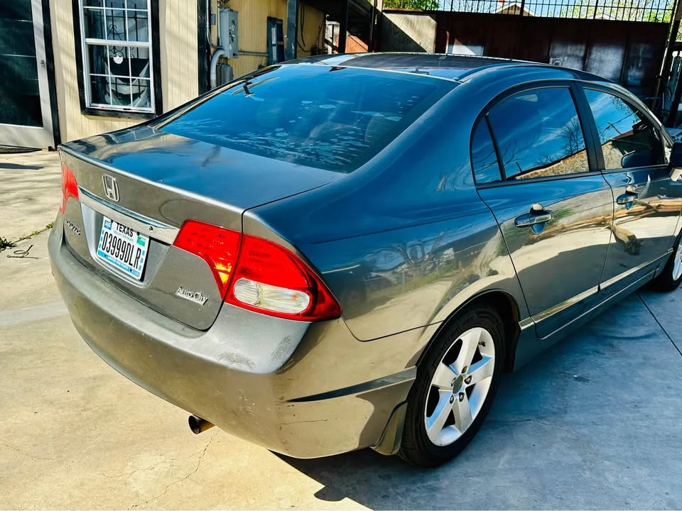 2011 Honda Civic 8th Gen - Image 4 of 10