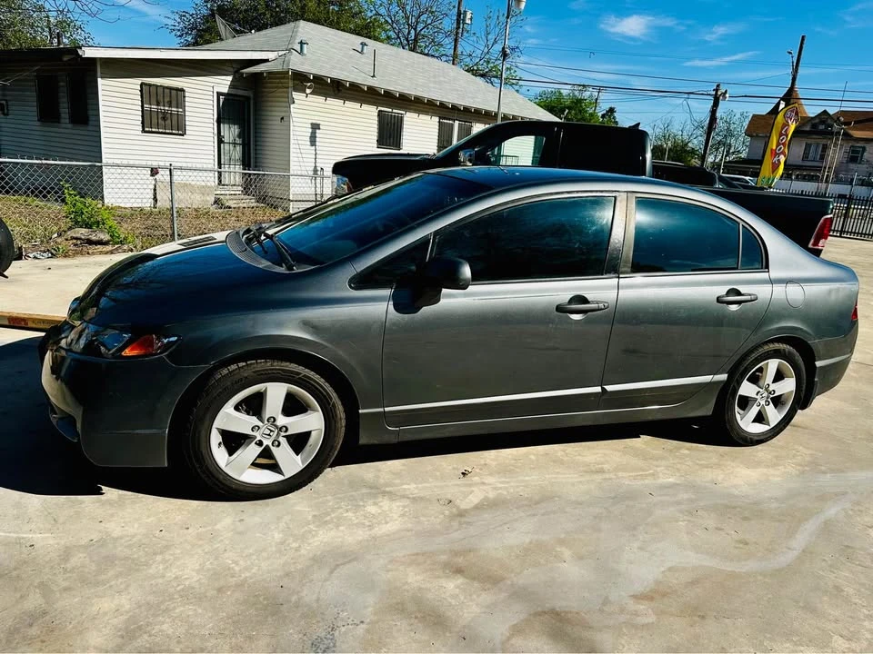 2011 Honda Civic 8th Gen - Image 6 of 10