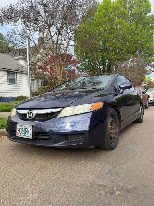 2011 Honda Civic 8th Gen - Image 2 of 11