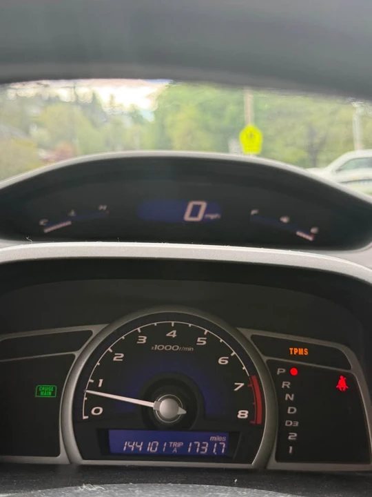 2011 Honda Civic 8th Gen - Image 8 of 11