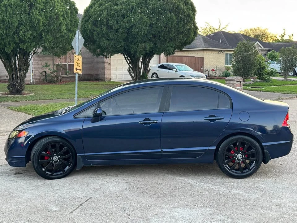 2011 Honda Civic 8th Gen - Image 4 of 12