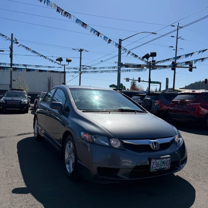 2011 Honda Civic 8th Gen - Image 3 of 10