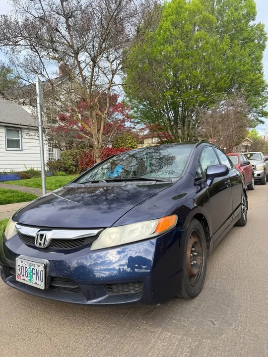 2011 Honda Civic 8th Gen - Image 3 of 11
