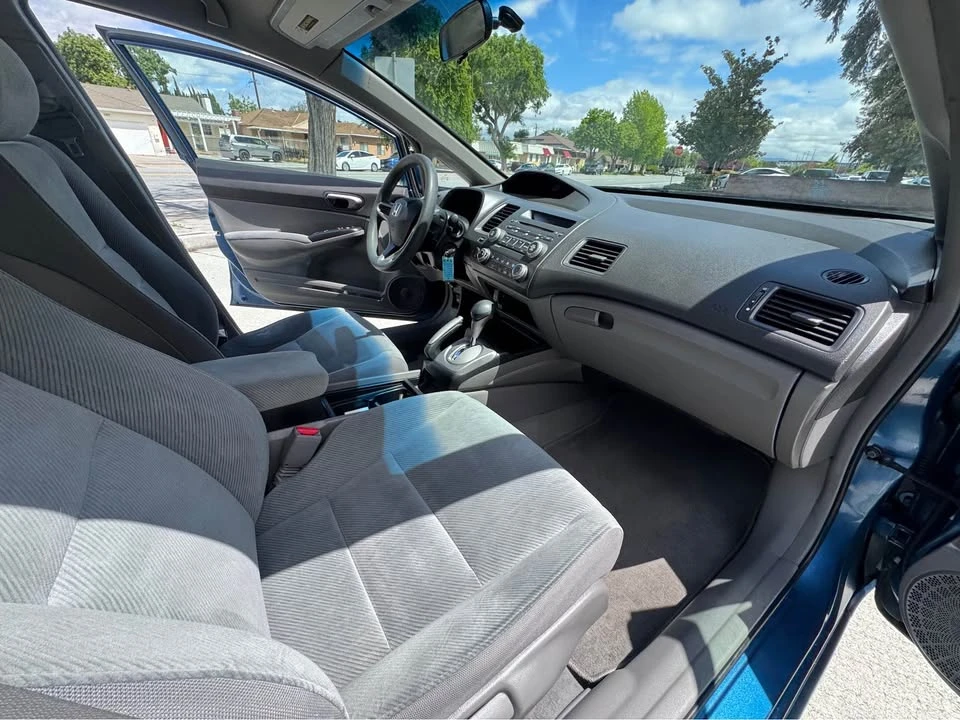 2011 Honda Civic 8th Gen - Image 8 of 20