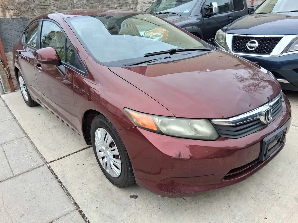2011 Honda Civic 8th Gen - Image 2 of 6