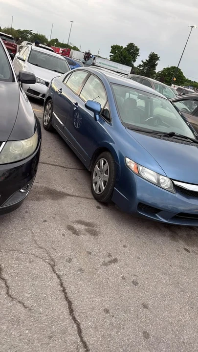 2011 Honda Civic 8th Gen - Image 2 of 7