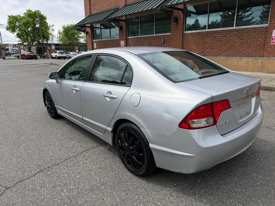 2011 Honda Civic 8th Gen - Image 5 of 8