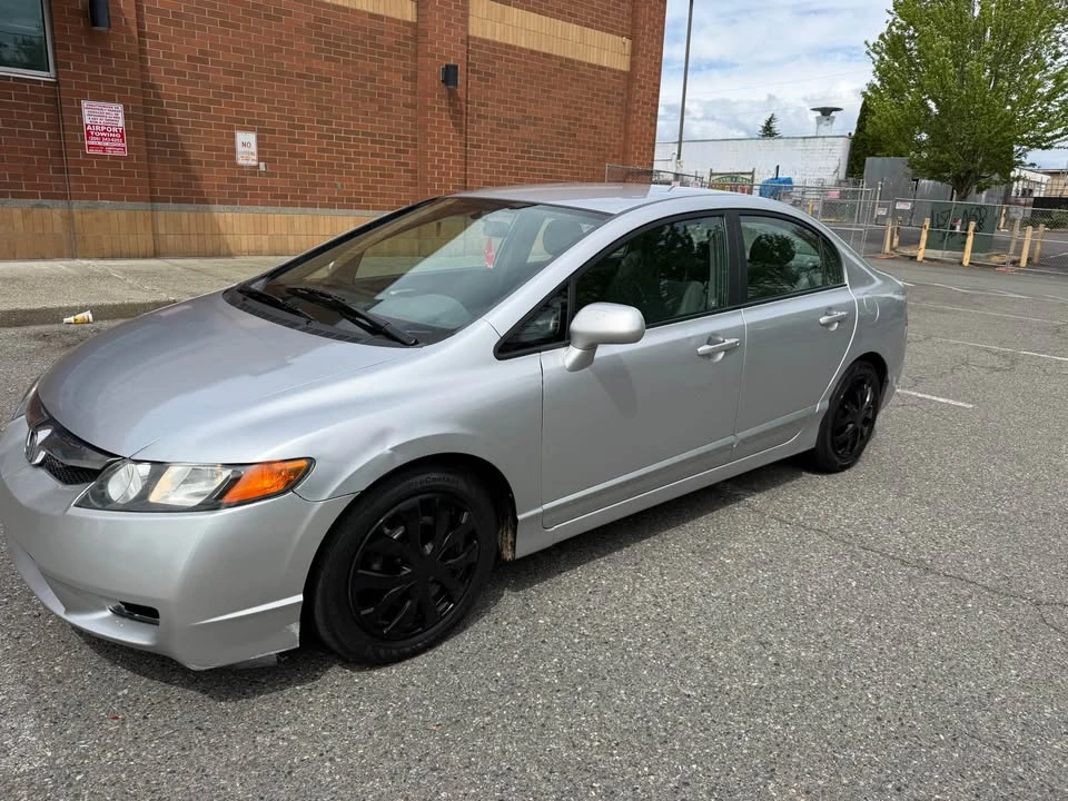 2011 Honda Civic 8th Gen - Image 4 of 8