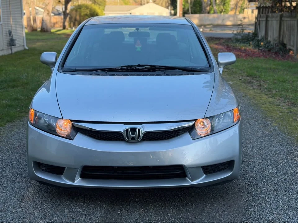 2011 Honda Civic 8th Gen - Image 2 of 15
