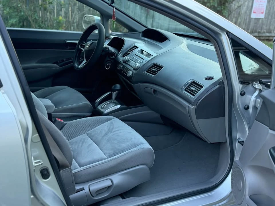 2011 Honda Civic 8th Gen - Image 10 of 12