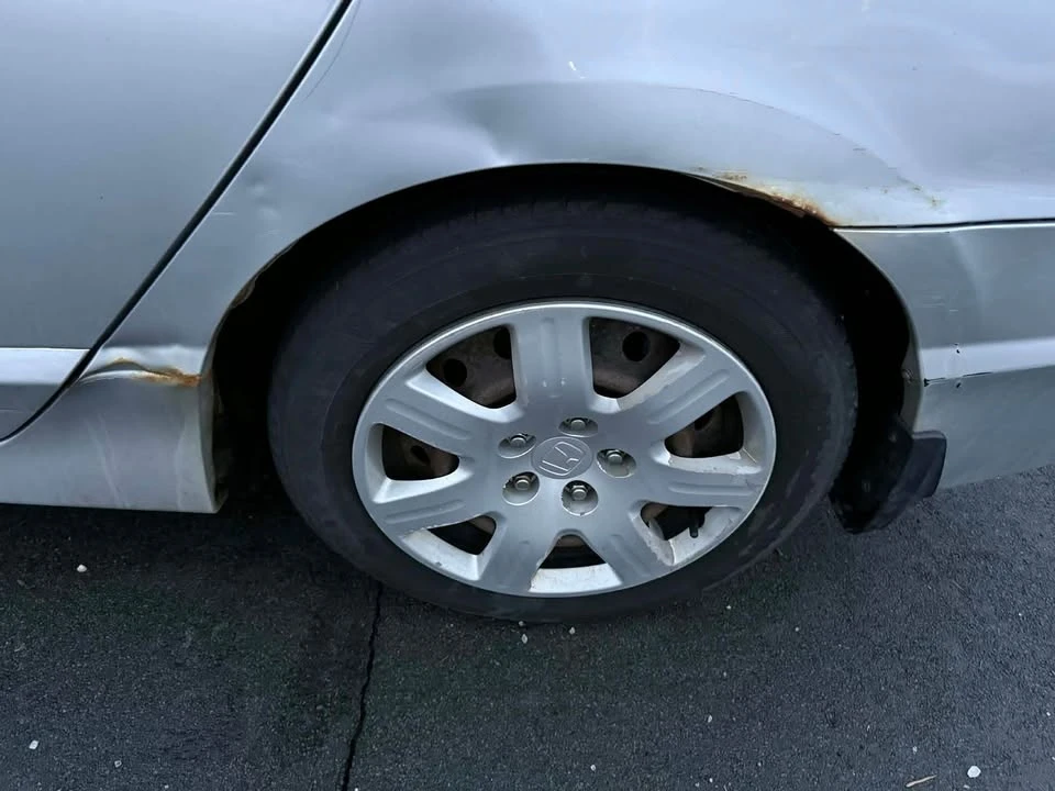 2011 Honda Civic 8th Gen - Image 6 of 13