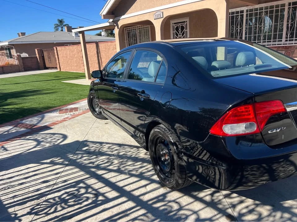 2011 Honda Civic 8th Gen - Image 4 of 7