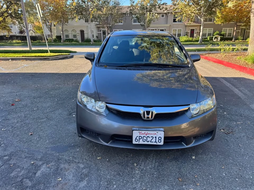 2011 Honda Civic 8th Gen - Image 4 of 9