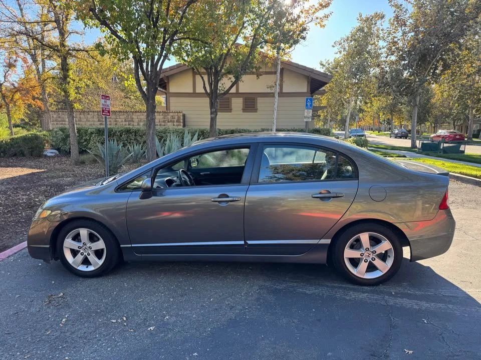 2011 Honda Civic 8th Gen - Image 6 of 9