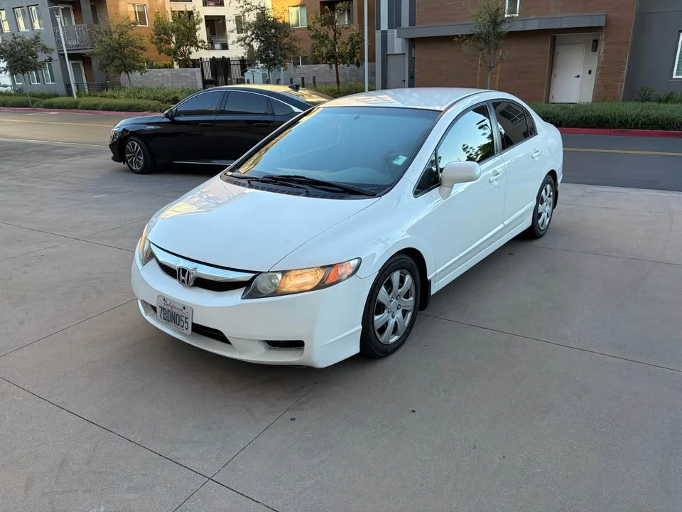 2011 Honda Civic 8th Gen - Image 3 of 18