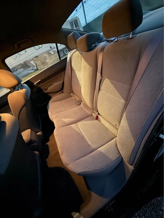 2011 Honda Civic 8th Gen - Image 10 of 13