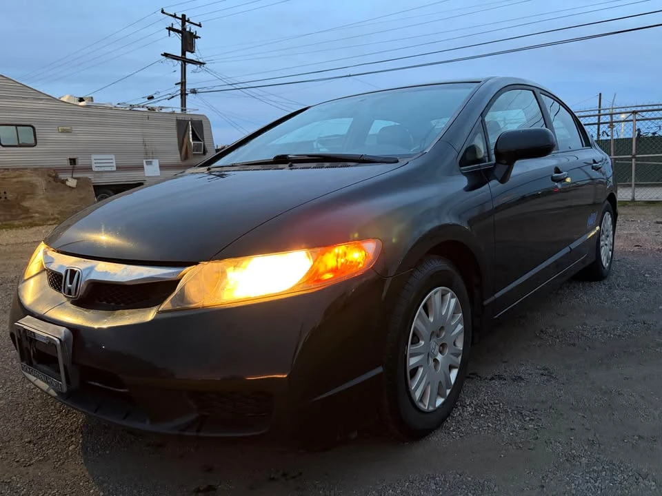 2011 Honda Civic 8th Gen - Image 3 of 13