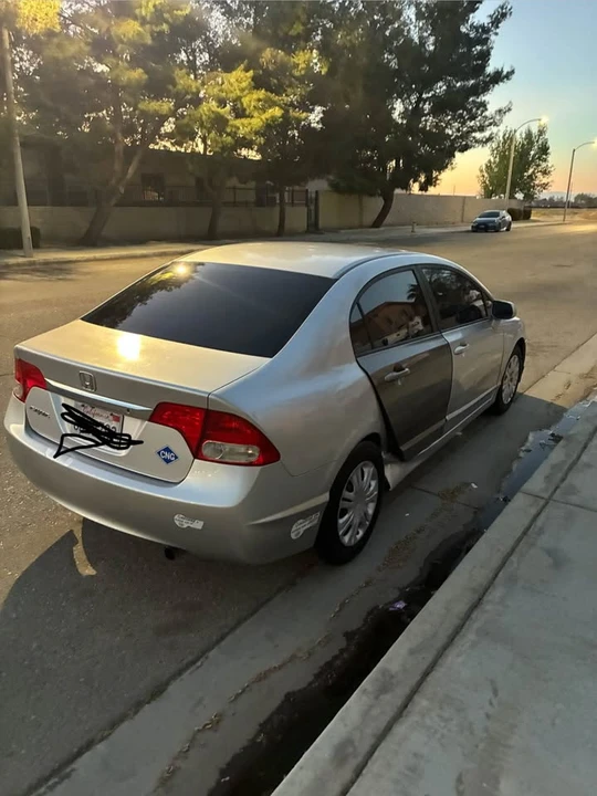 2011 Honda Civic 8th Gen - Image 7 of 13