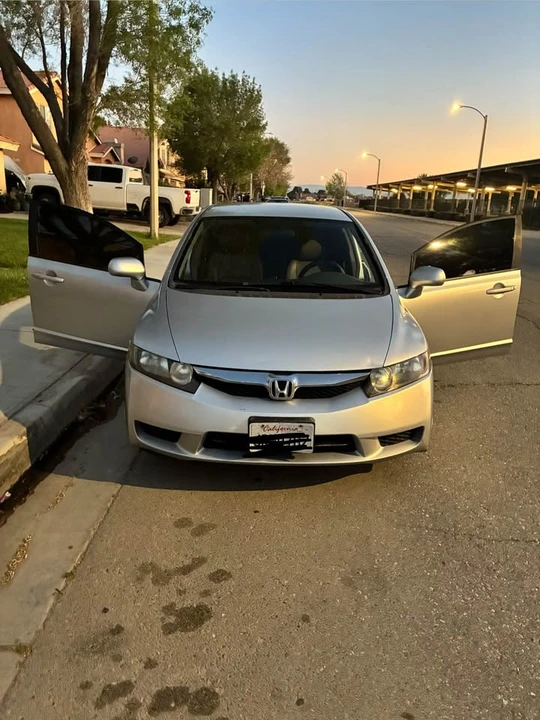 2011 Honda Civic 8th Gen - Image 6 of 13
