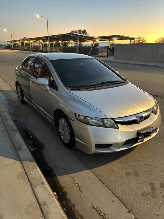 2011 Honda Civic 8th Gen - Image 8 of 13