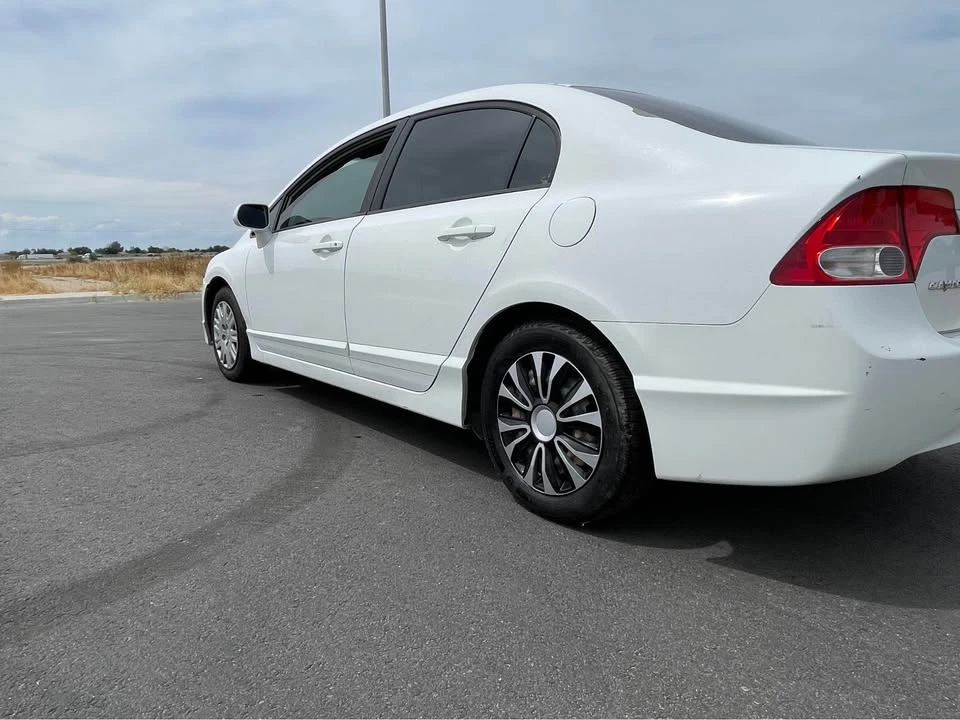 2011 Honda Civic 8th Gen - Image 4 of 12