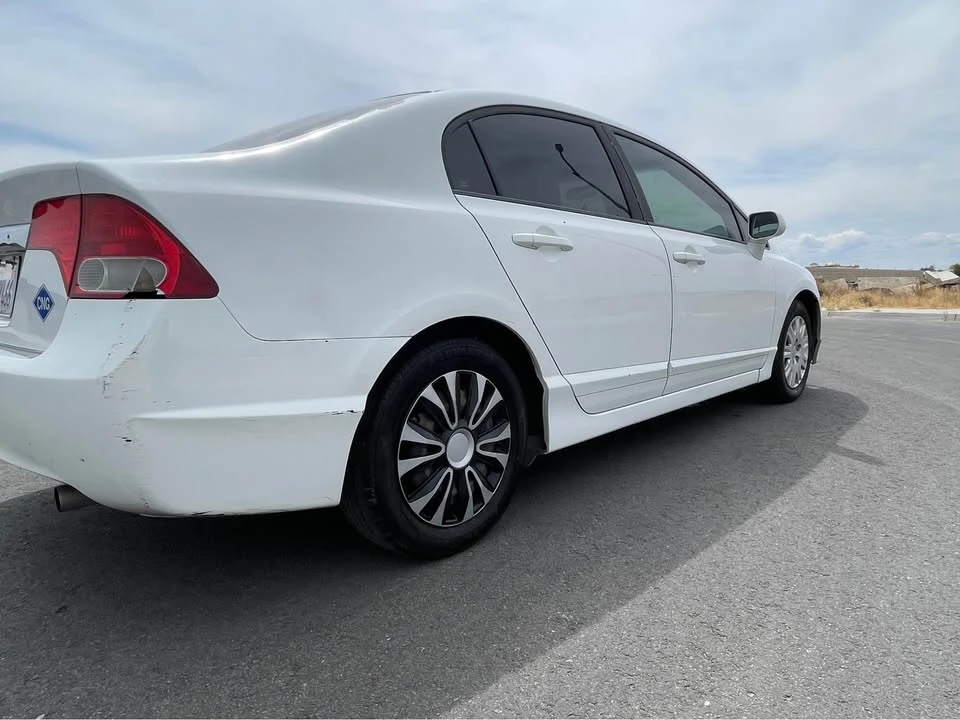 2011 Honda Civic 8th Gen - Image 3 of 12
