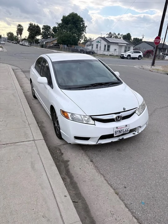2011 Honda Civic 8th Gen - Image 5 of 15