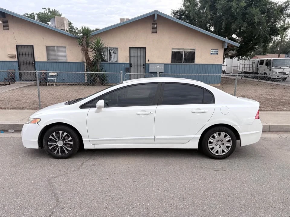 2011 Honda Civic 8th Gen - Image 2 of 15
