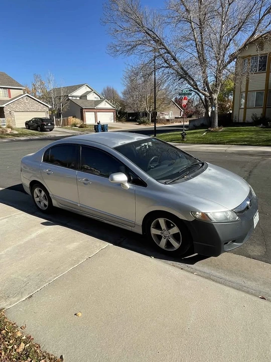 2011 Honda Civic 8th Gen - Image 2 of 7