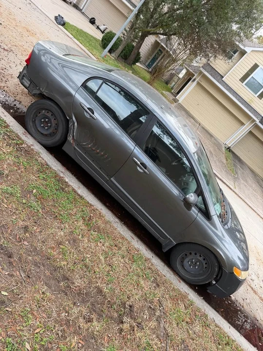 2011 Honda Civic 8th Gen - Image 3 of 6