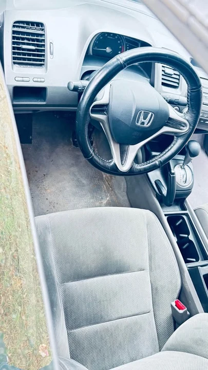 2011 Honda Civic 8th Gen - Image 4 of 7
