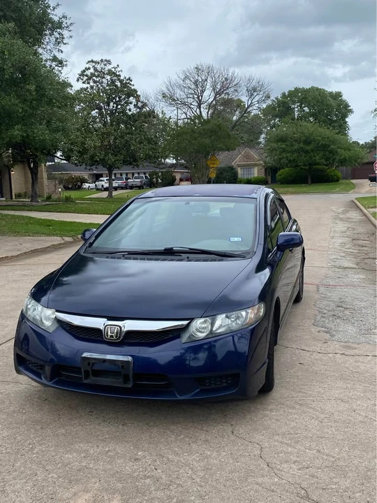 2011 Honda Civic 8th Gen - Image 3 of 11