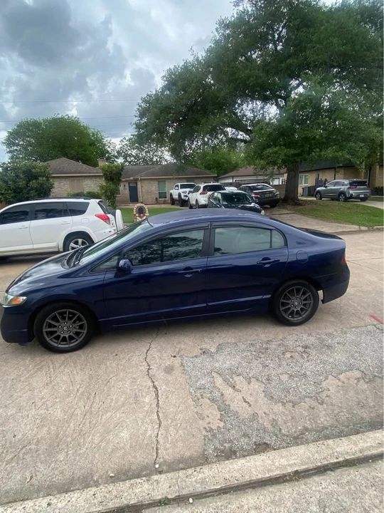 2011 Honda Civic 8th Gen - Image 2 of 11