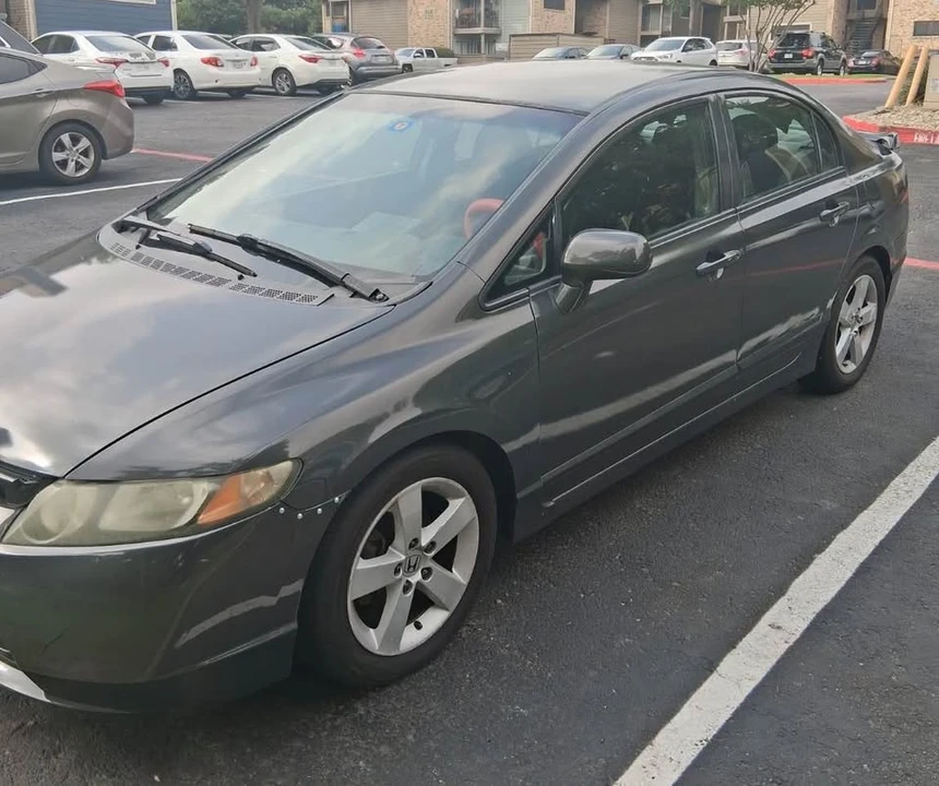 2011 Honda Civic 8th Gen - Image 2 of 5