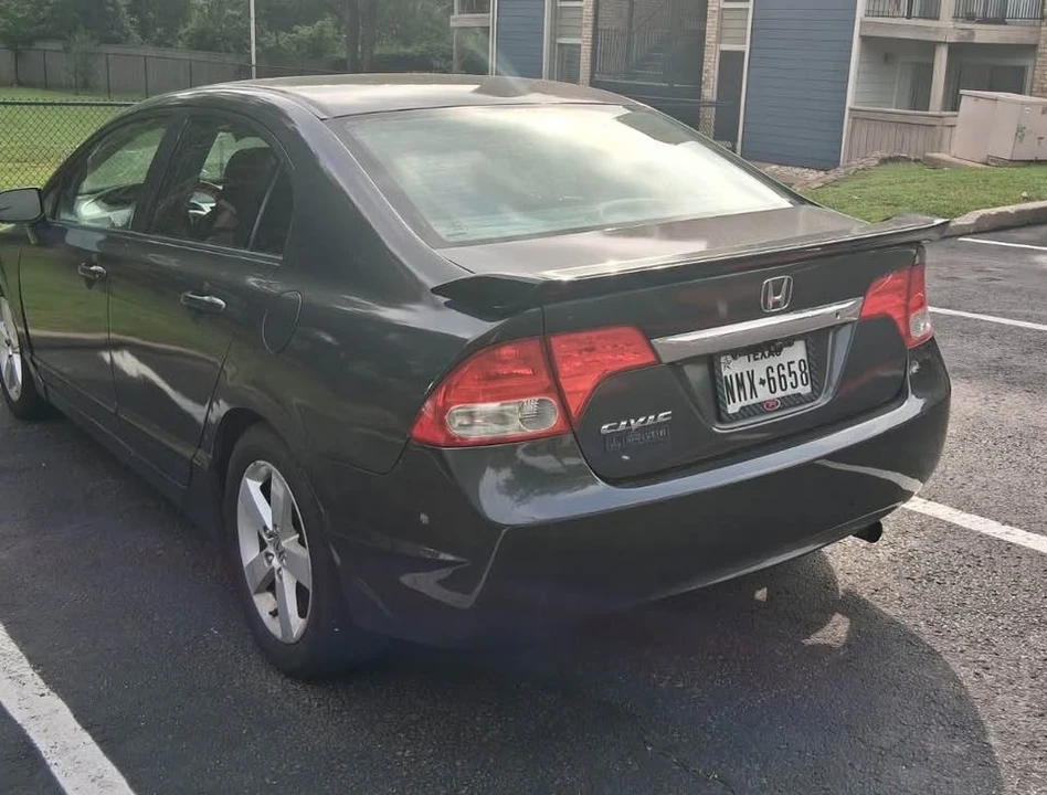 2011 Honda Civic 8th Gen - Image 4 of 5