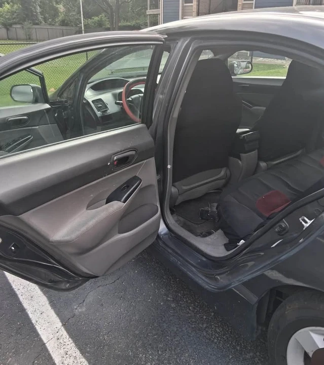 2011 Honda Civic 8th Gen - Image 3 of 5