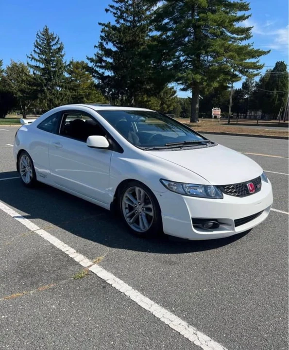 2011 Honda Civic Si 8th Gen - Image 2 of 8