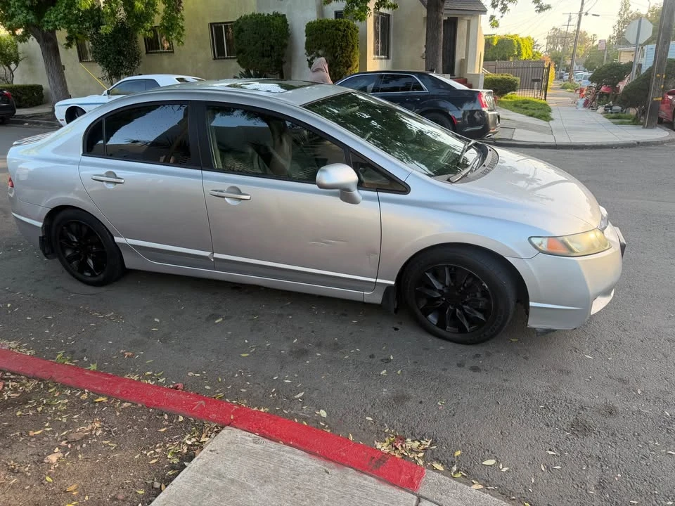 2011 Honda Civic 8th Gen - Image 11 of 18